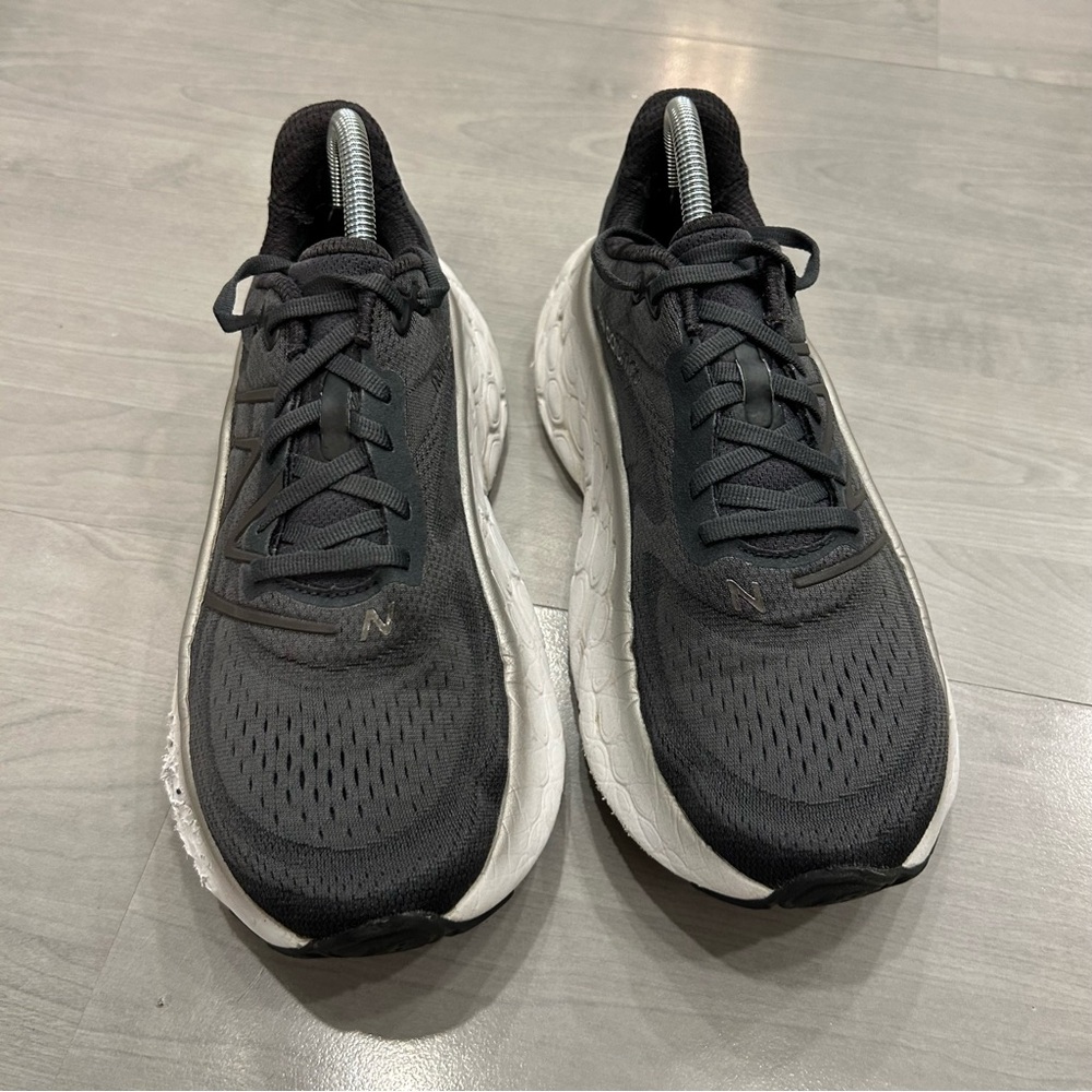 New Balance Fresh Foam X More v4 Women's Size 9.5 Black Starlight Running Shoes - Picture 9 of 12
